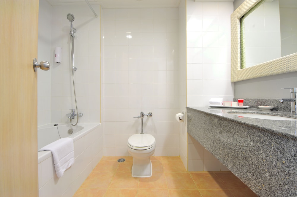 Ramada by Wyndham Phuket Southsea 48/50