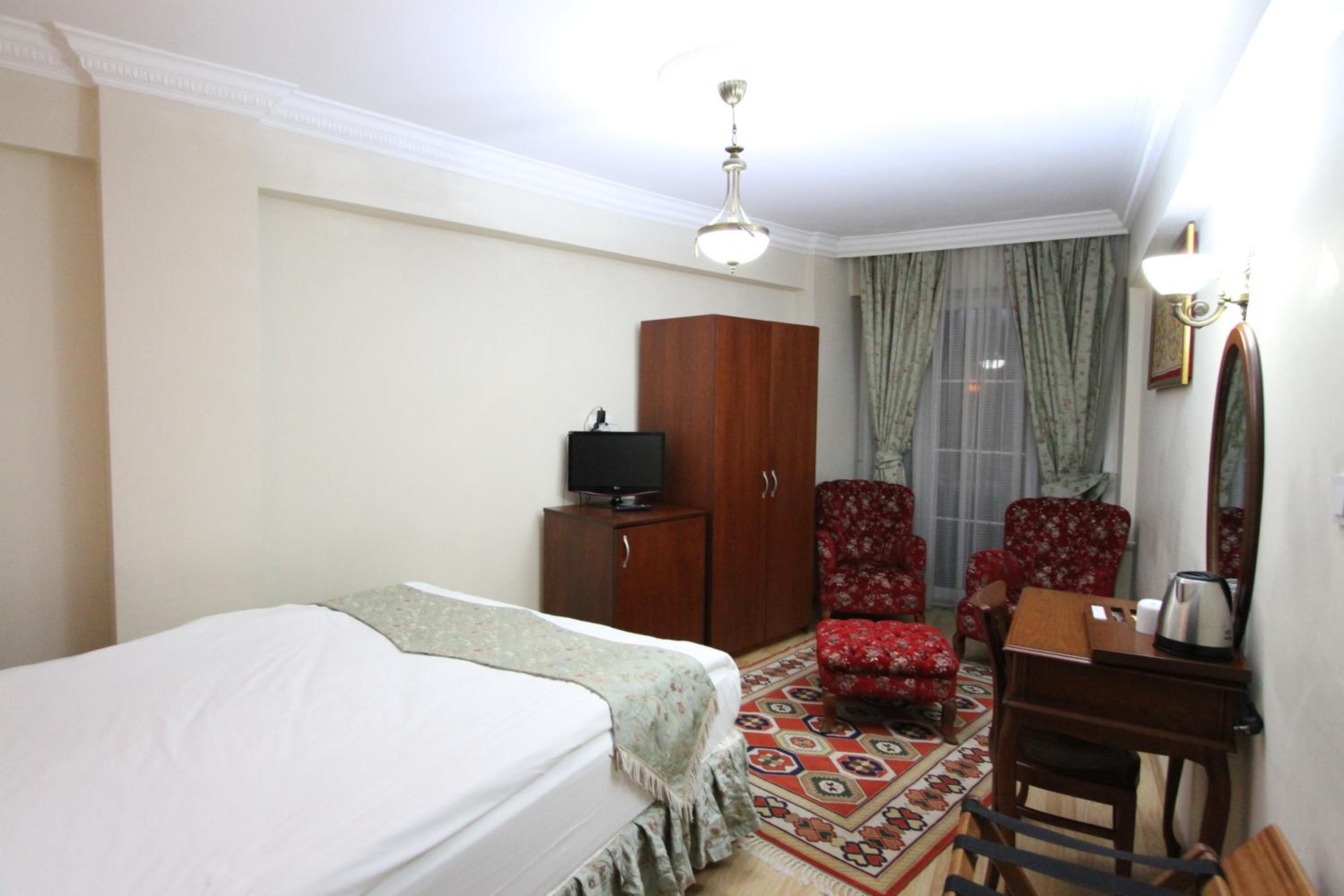 Standard, Double or Twin Bed
