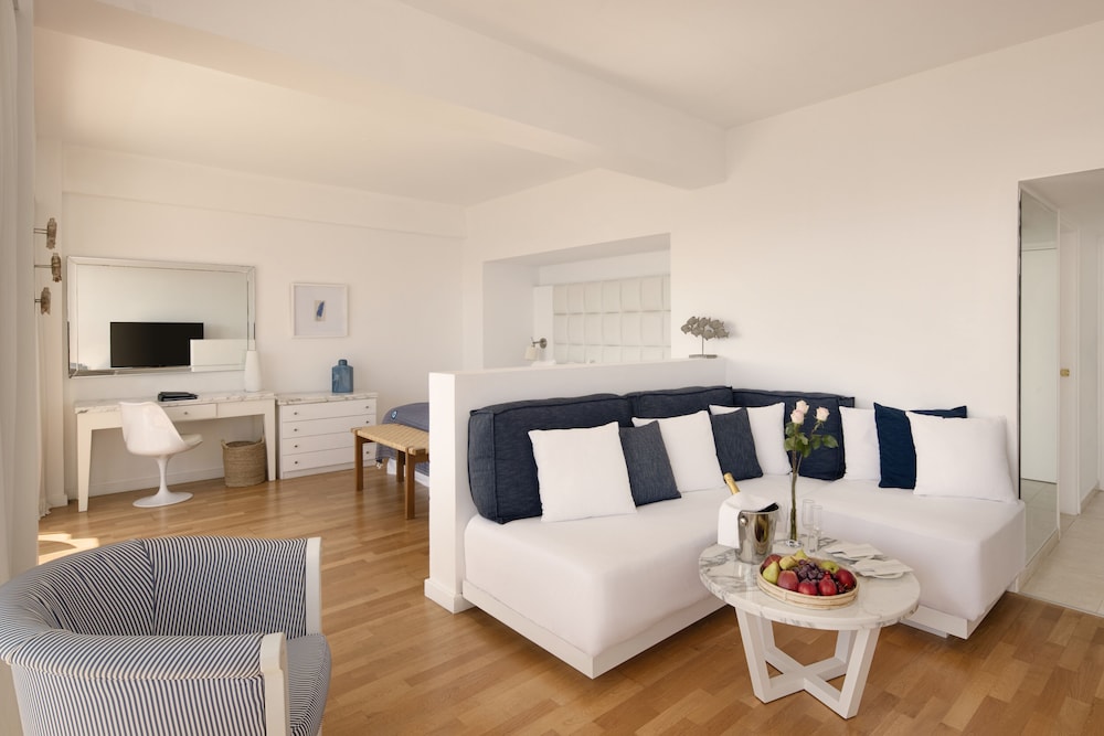Grecian Sands Hotel 16/71