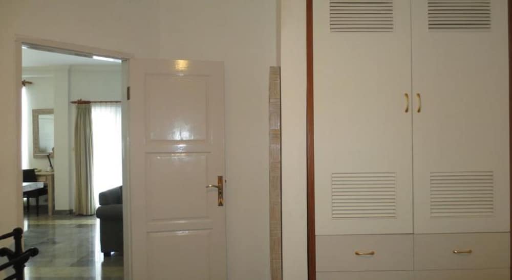 BALI COURT HOTEL AND APARTMENT 32/39