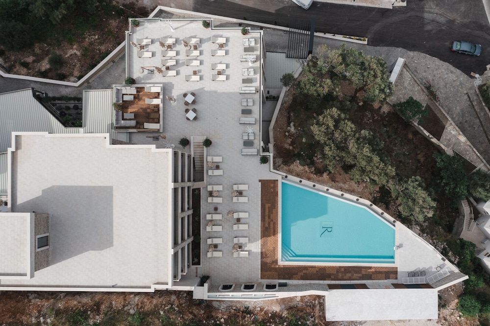 Regent Resort Budva 51/53
