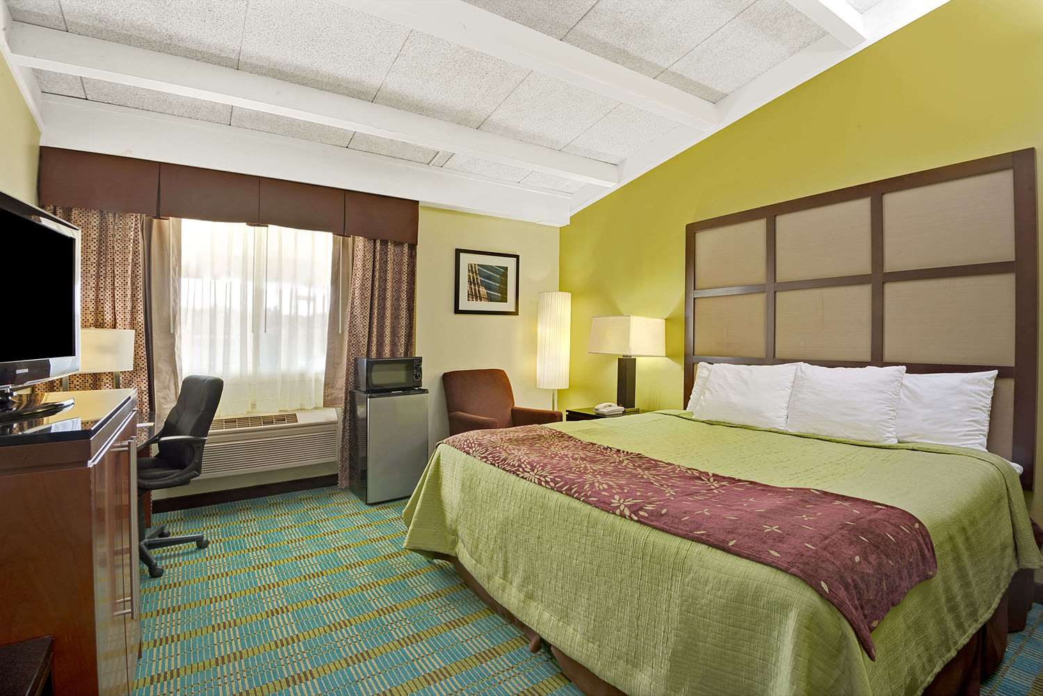 Days Inn by Wyndham Southington 11/25
