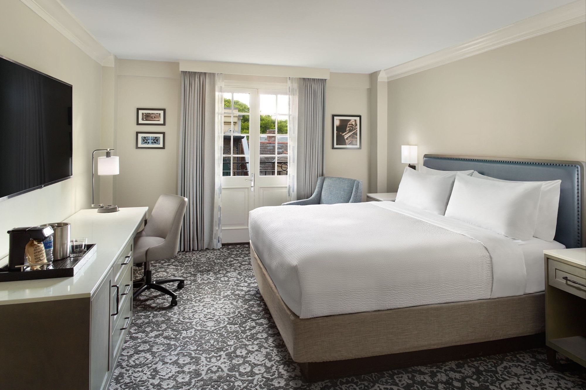 Guest Room, Deluxe, King Bed, Tokyo Street View, Balcony