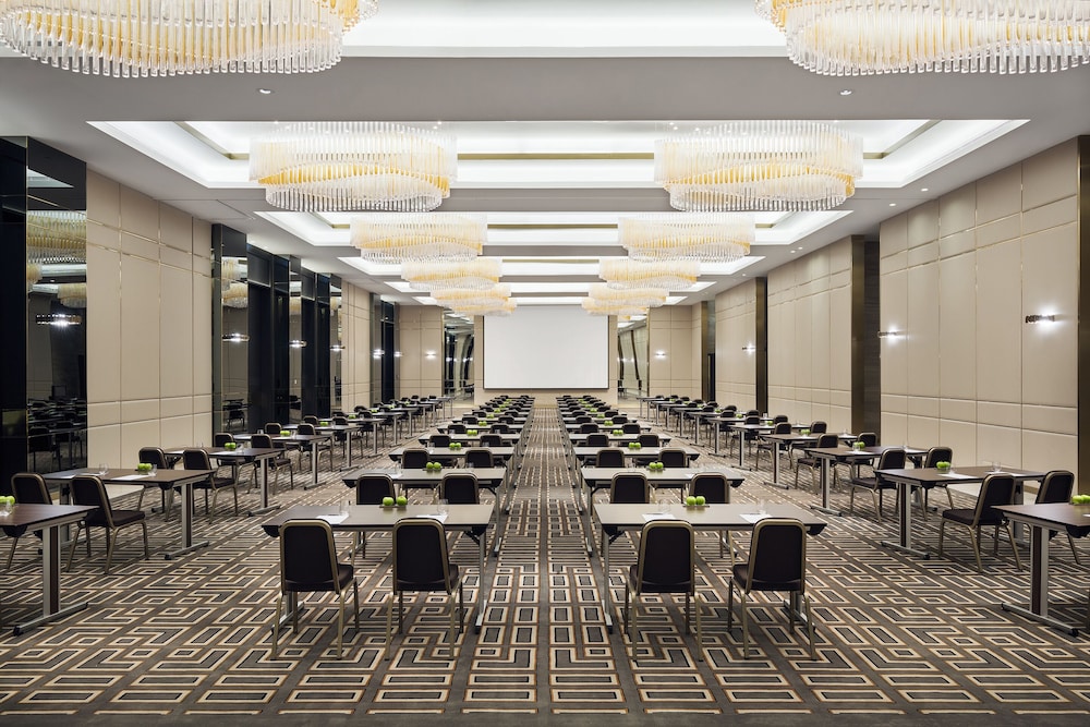 Hyatt Regency Al Kout Mall 61/70
