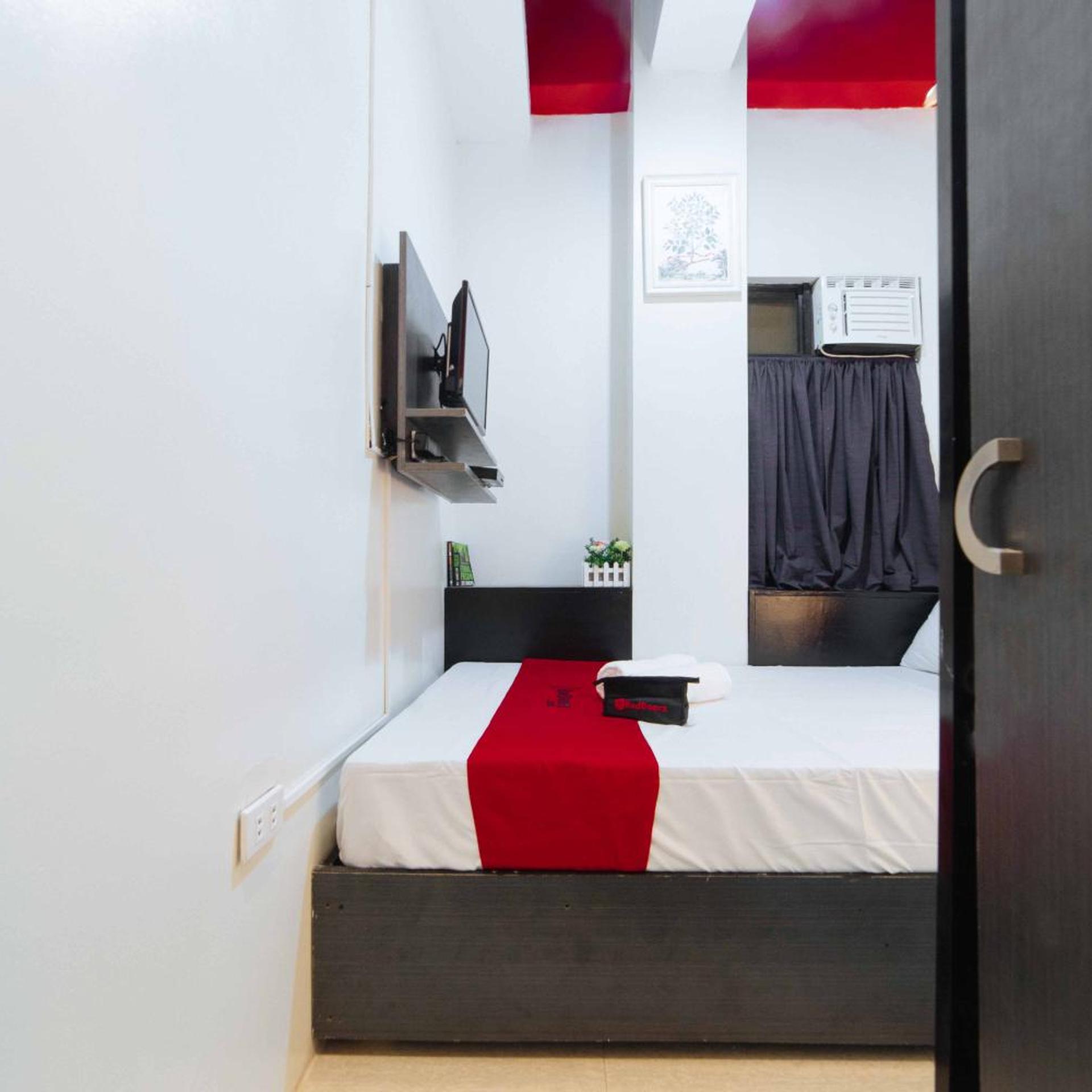 RedDoorz near G Mall Bajada Davao-Isolation Hotel 11/28