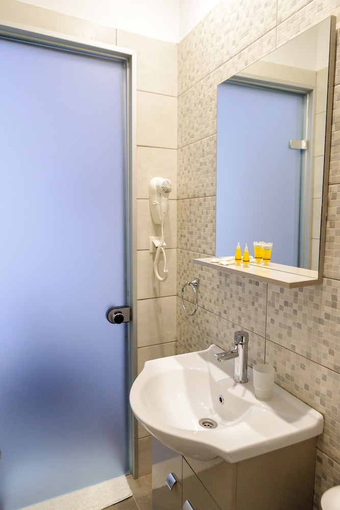 Lux Hotel 30/38