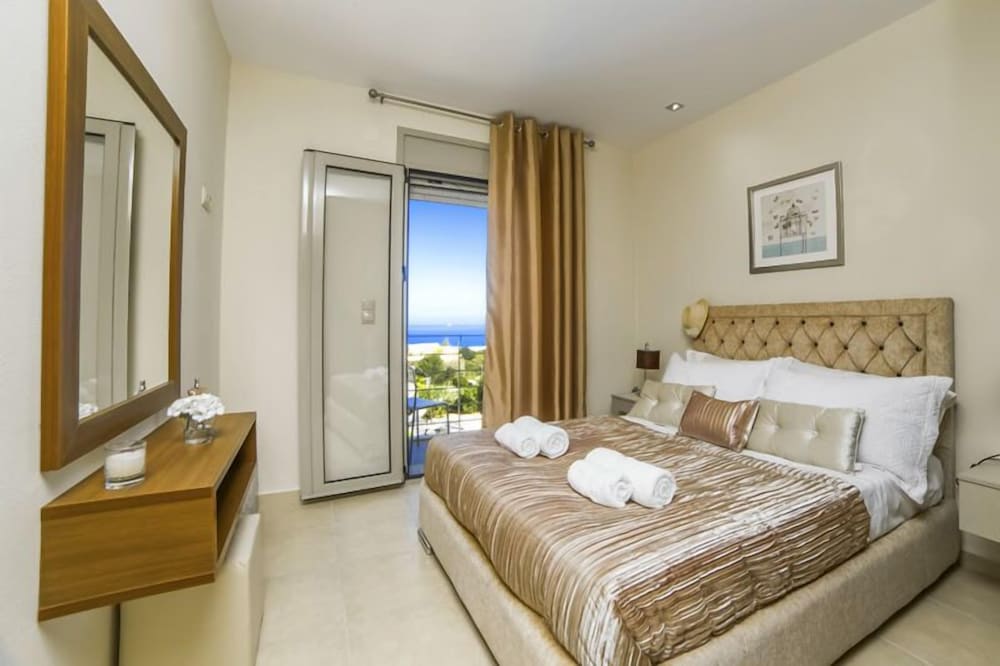 Aroma Villas 4/42
