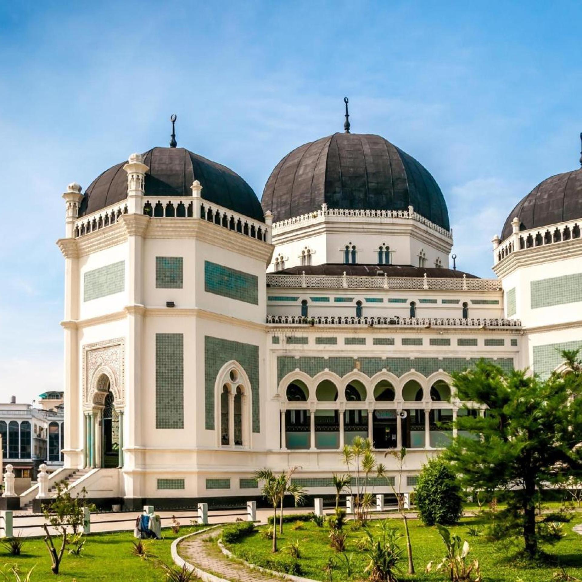 Hotel O Aljadid Near Masjid Raya Al Mashun Sm Raja Medan in MEDAN