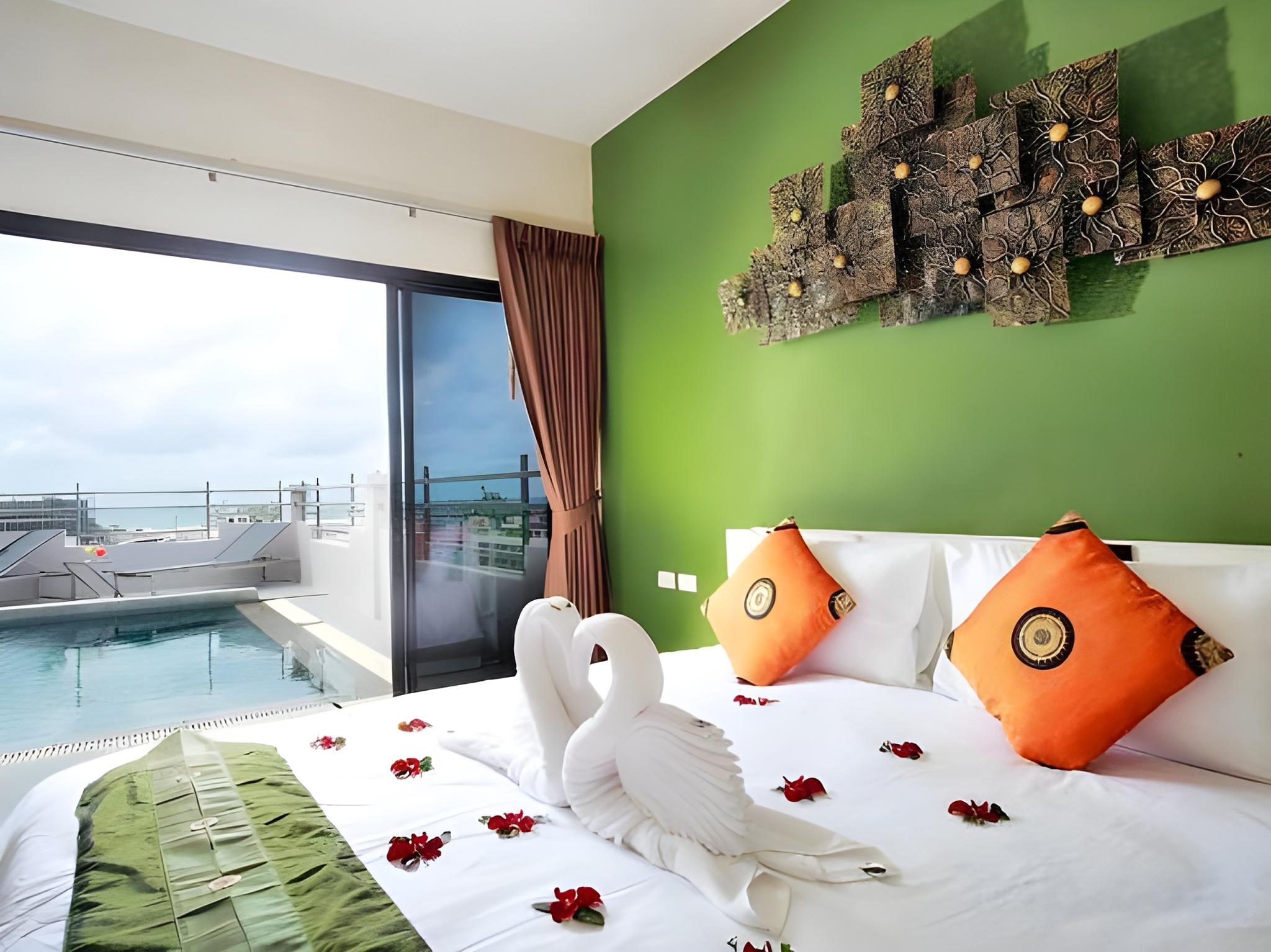2 Bedrooms, Penthouse, 2 Queen Beds, with Pool