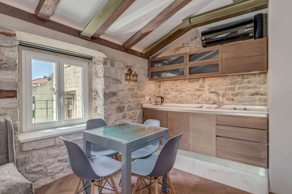 Split Palace Luxury Retreat 22/34