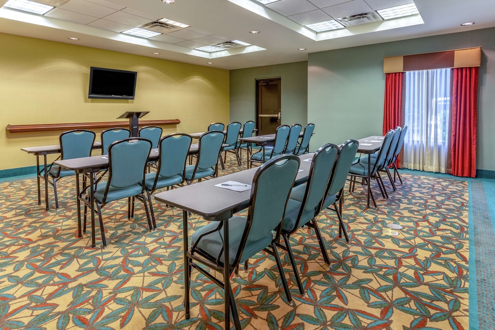 Hampton Inn Okeechobee Lake Okeechobee 33/37