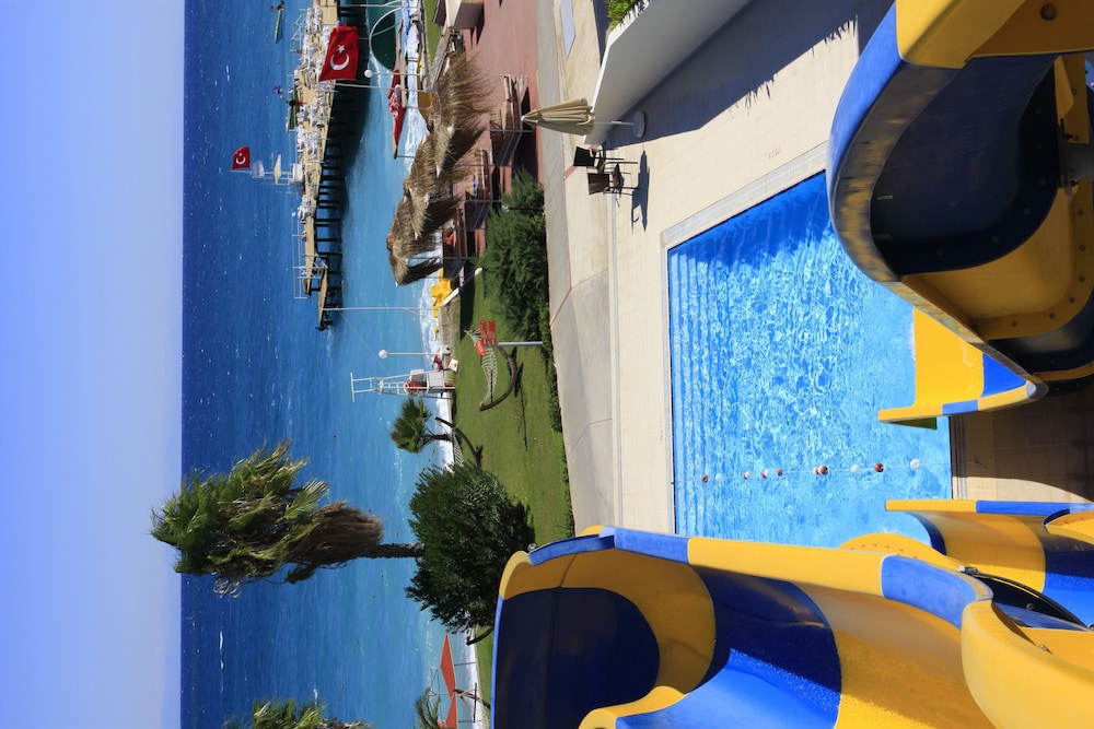 TT HOTELS HYDROS CLUB 43/93