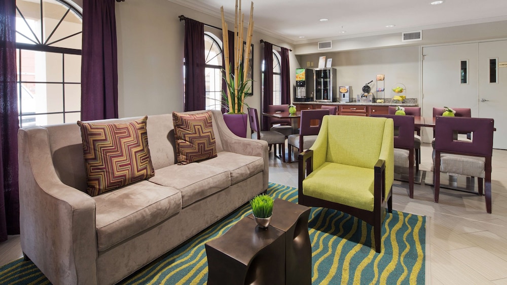 Surestay Hotel By Best Western Deer Park 19/31