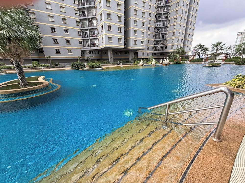 The Narathiwas Hotel and Residence Sathorn Bangkok 59/63