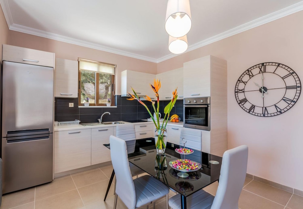 Casa Leone Suites 5/50