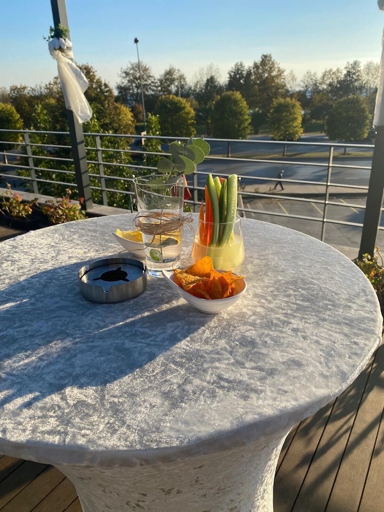 Park 156 Hotel 47/58