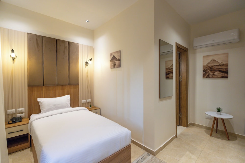 Mazar Pyramids Hotel 17/50