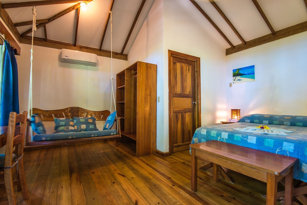 Las Rocas Resort And Dive Center 16/63