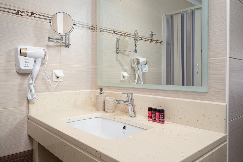 Minos Boutique Hotel 46/50
