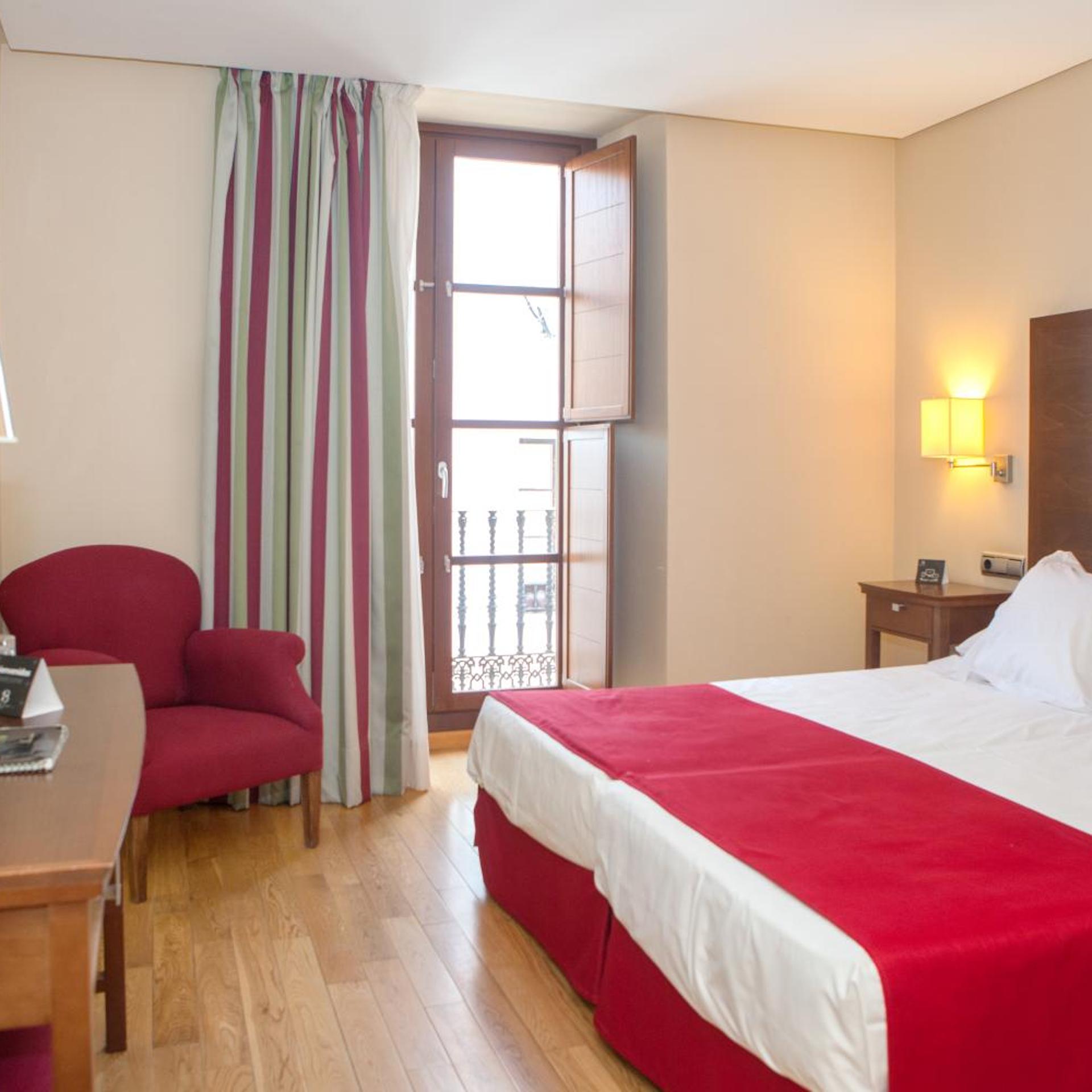 Room, Double or Twin Bed