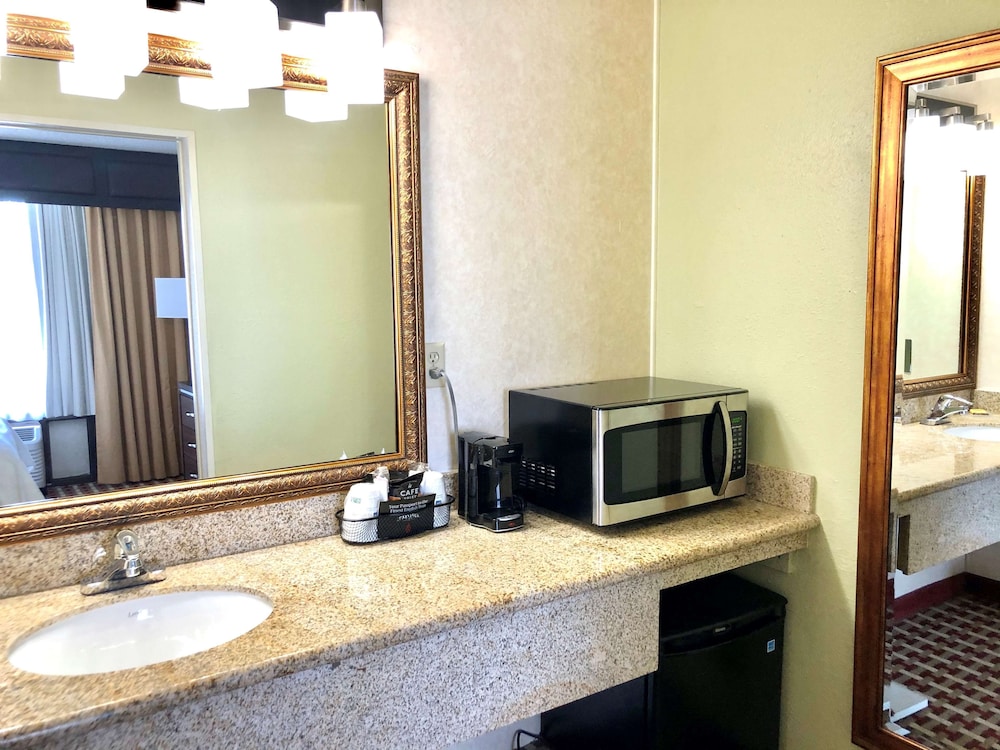 Best Western Plus Grosvenor Airport Hotel 22/48