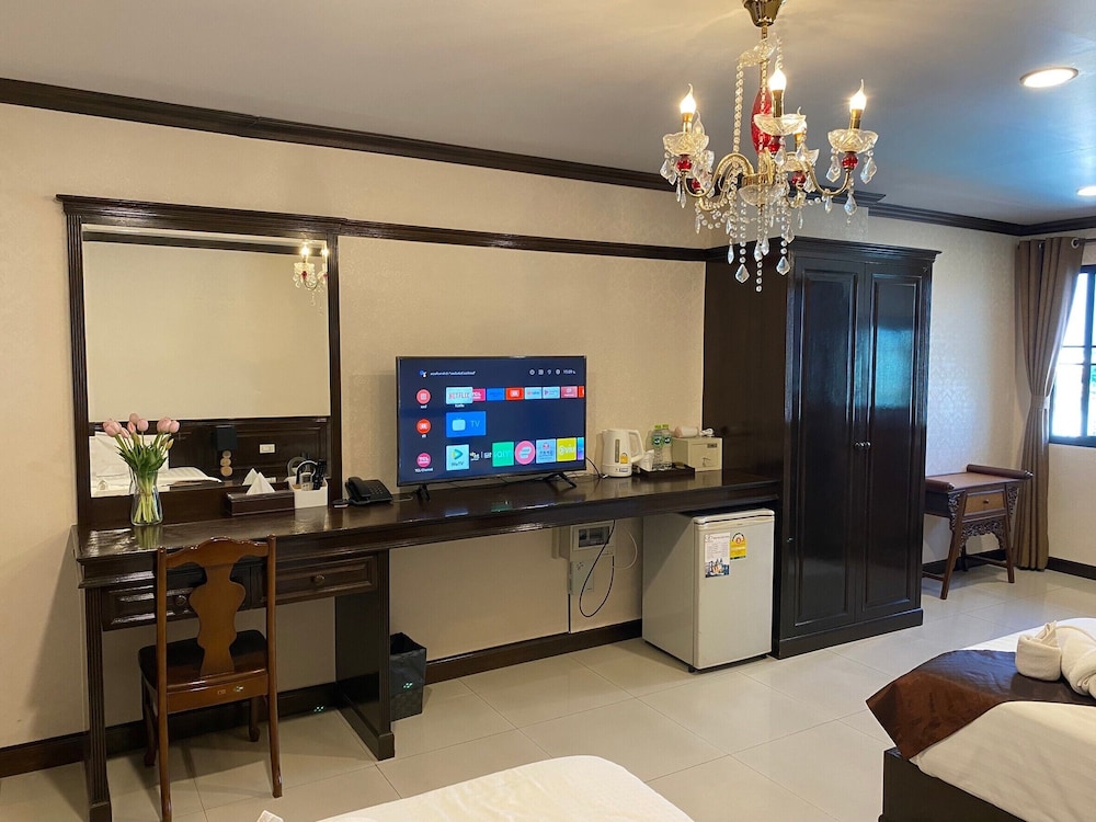 ROMENA GRAND HOTEL 37/40