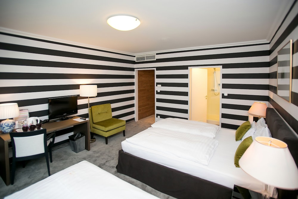 Ambra Hotel 11/61