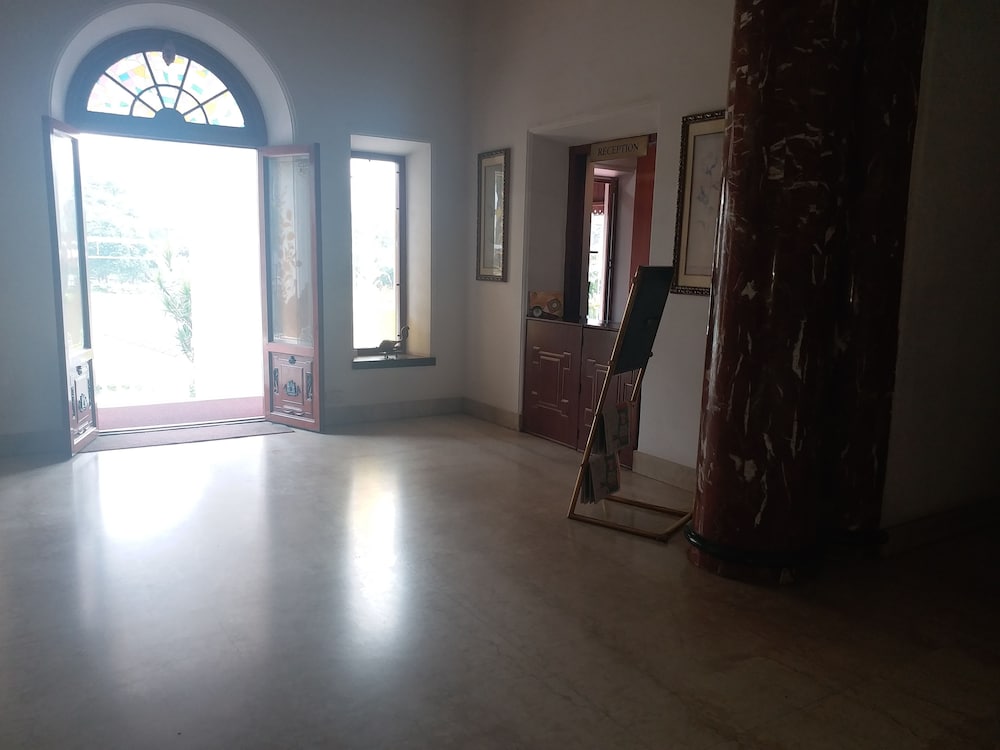 Jayamahal Palace Hotel 34/68