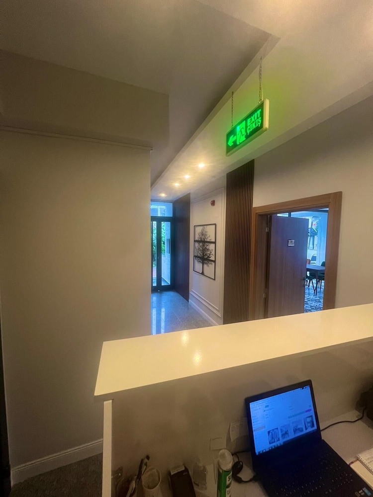 Beta Hotel 24/37