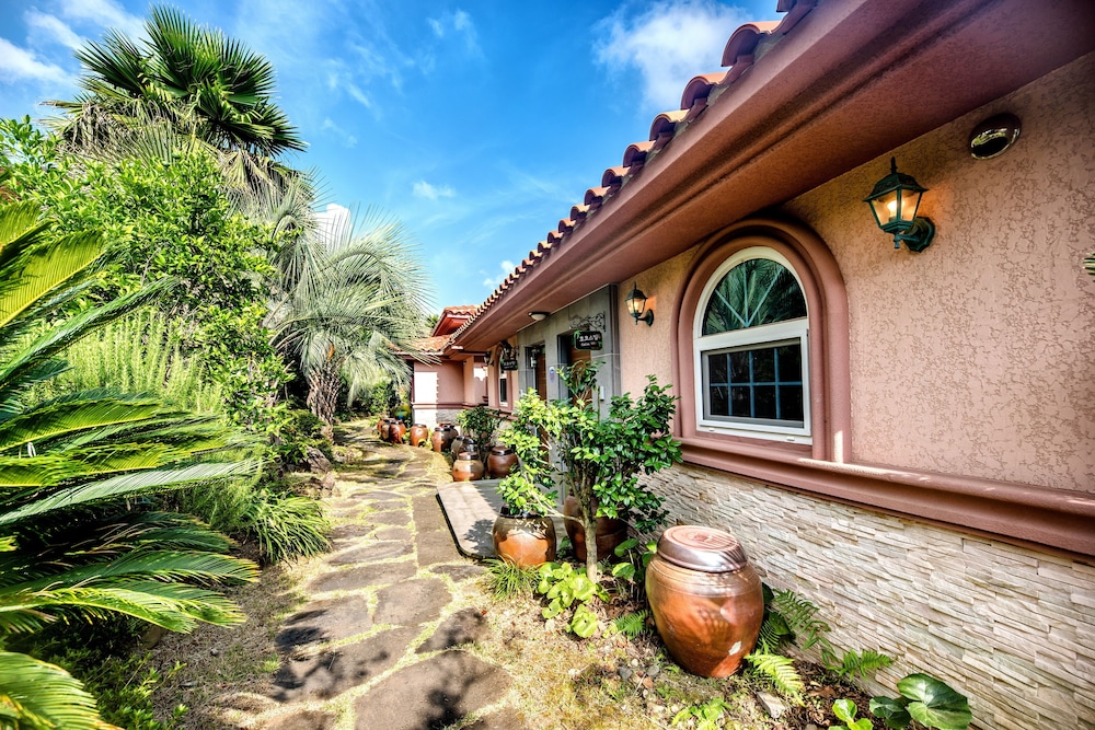 Palm Valley Resort 33/50