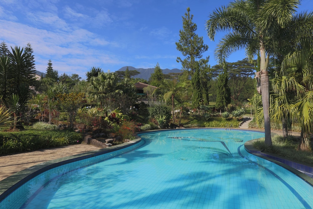 Pesona Alam Resort & Spa 24/50