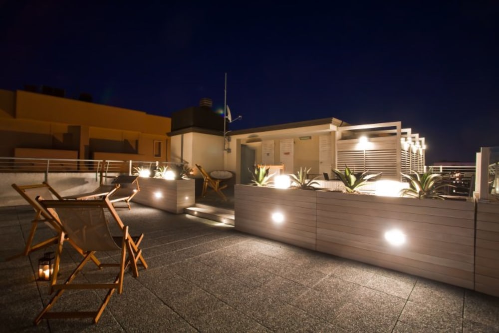 Thea Hotel 20/26
