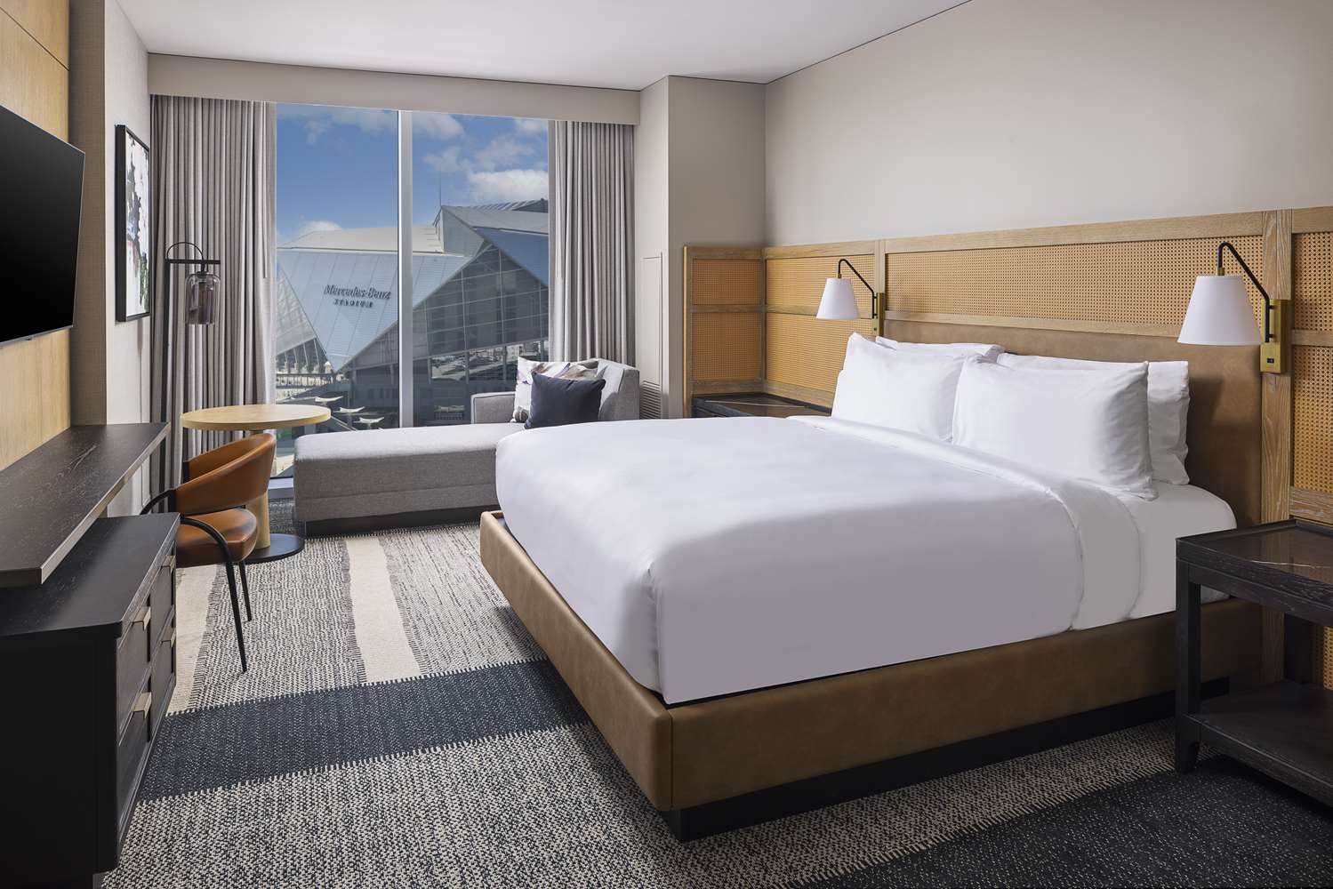 Skyline, King Bed, Stadium View, Accessible