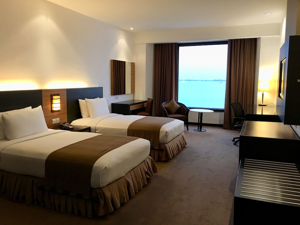 DELUXE ROOM - TWIN