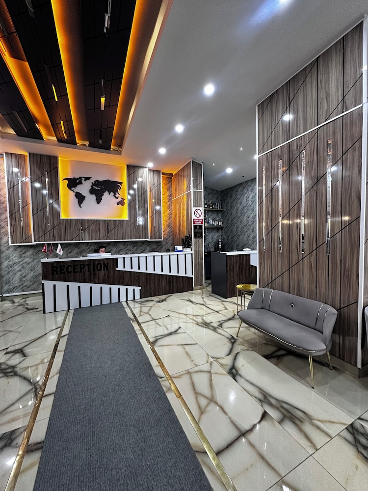 Comfort Suites Hotel 1/50