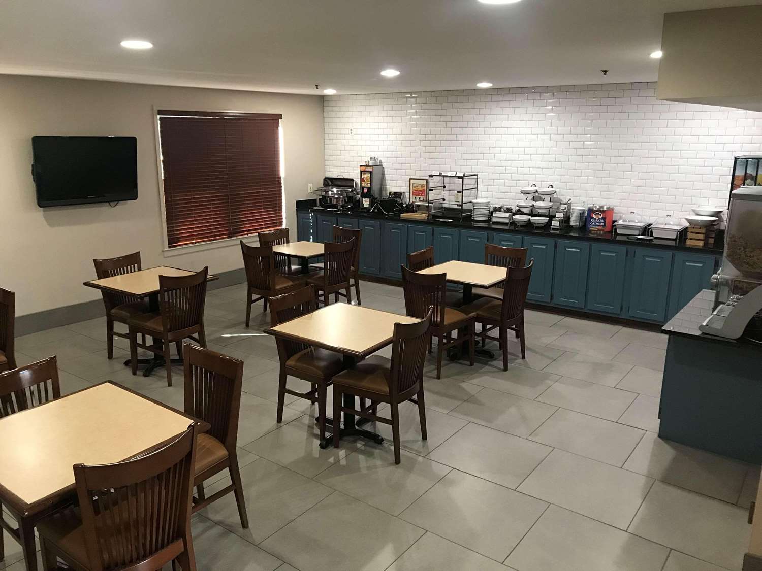 Country Inn & Suites By Radisson Richmond I-95 South VA 21/29