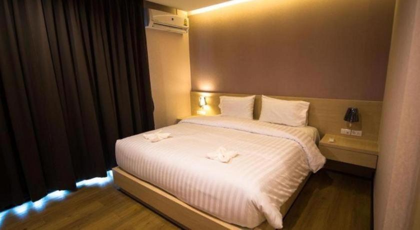 L Hotel 23/58