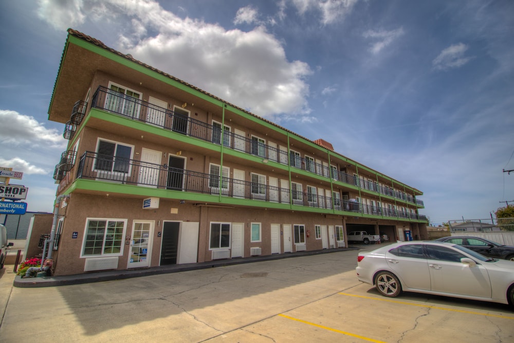 Princess Inn - Westminster / Huntington Beach 58/62