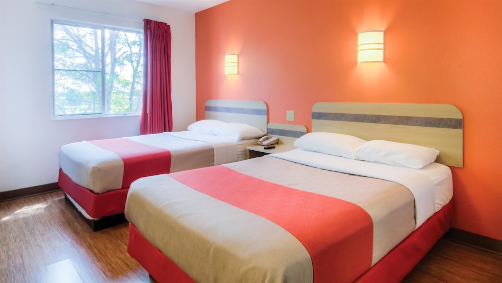 Motel6 Gatlinburg, TN - Smoky Mountains 21/40