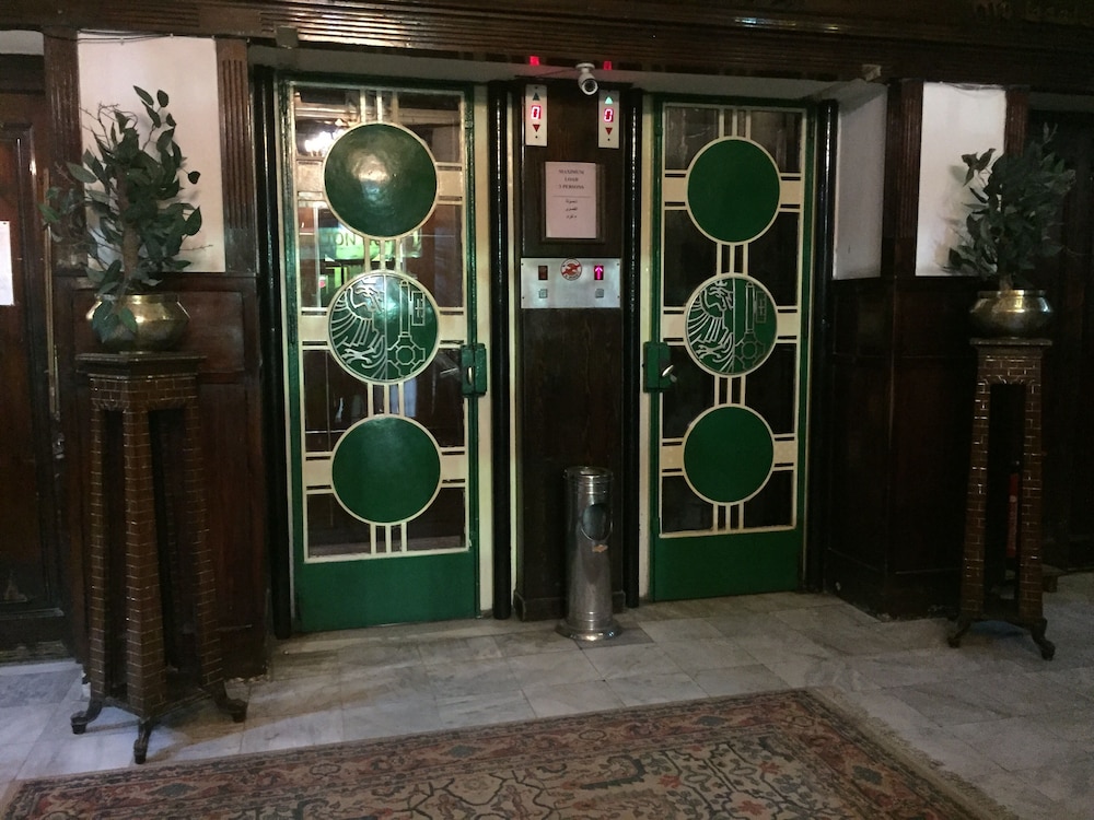 Carlton Hotel 14/49