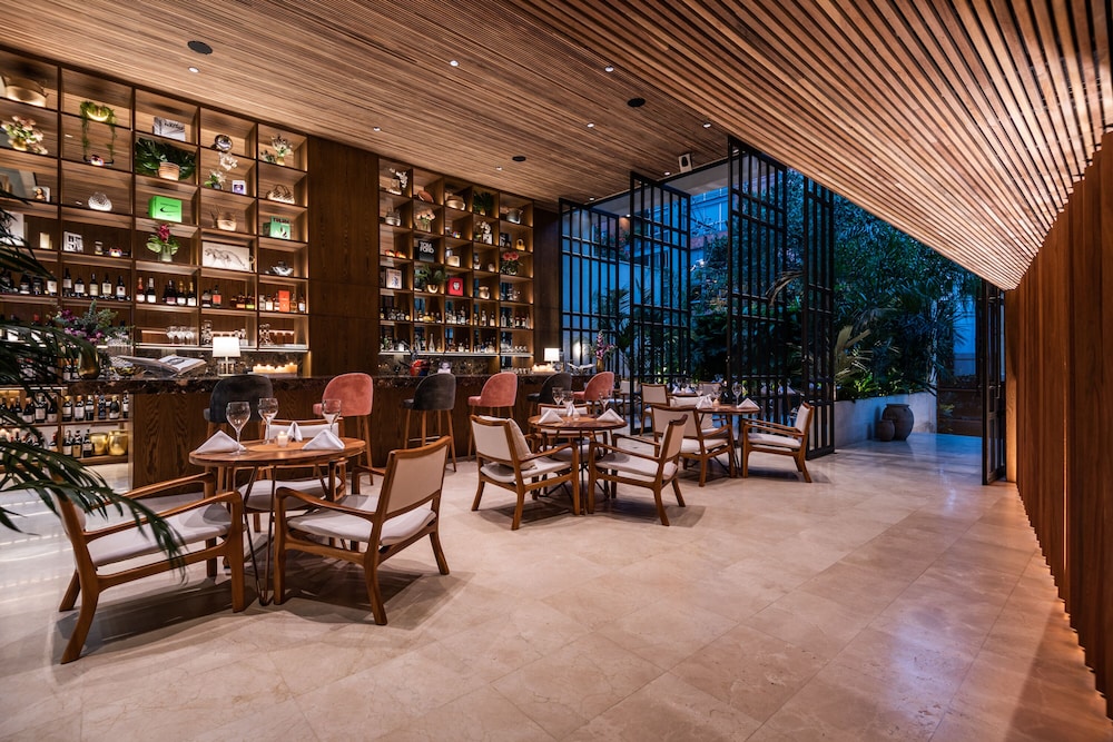 Elcielo Hotel and Restaurant 46/56