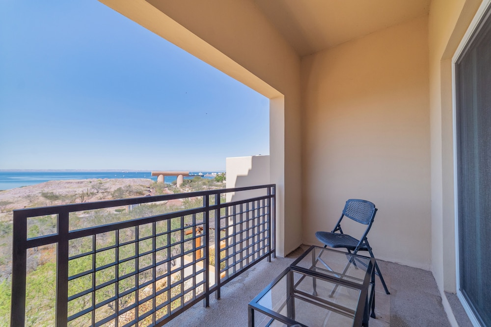 Puerta Cortes Residences 4/48