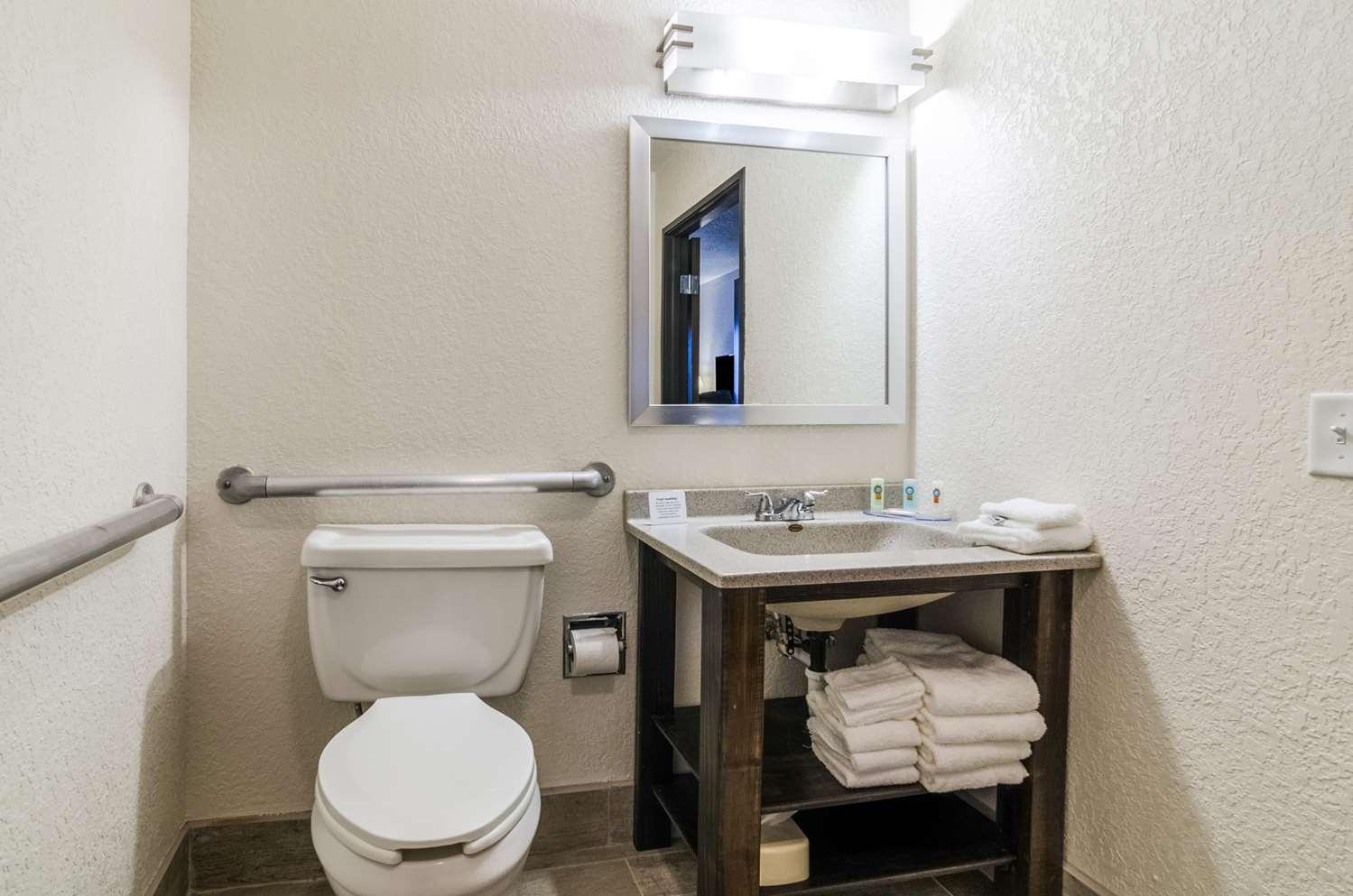 Quality Inn Great Bend 33/34