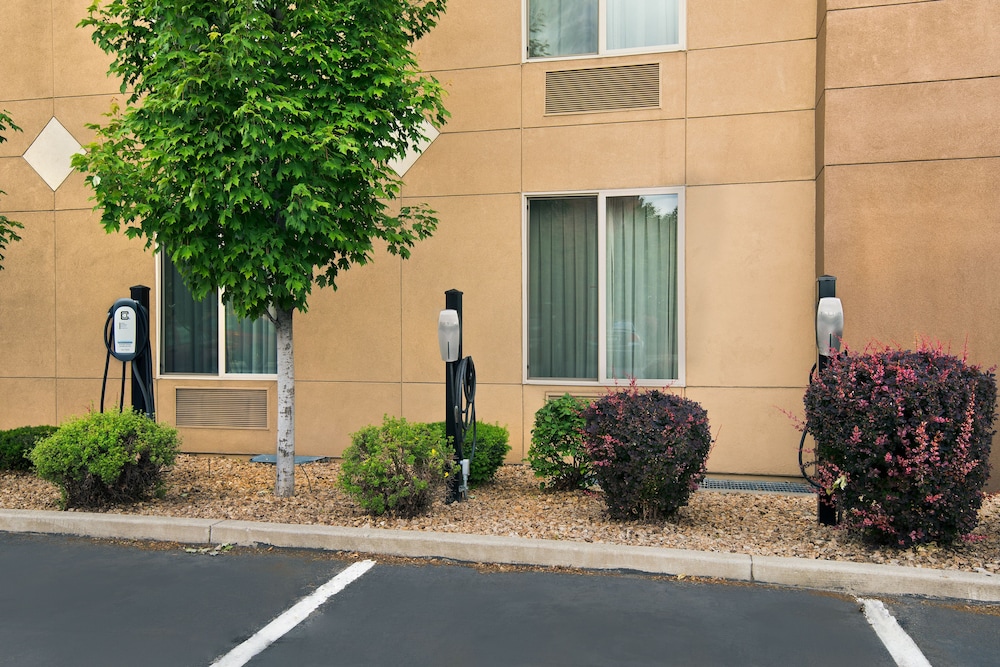 Oxford Suites Downtown Spokane 51/55
