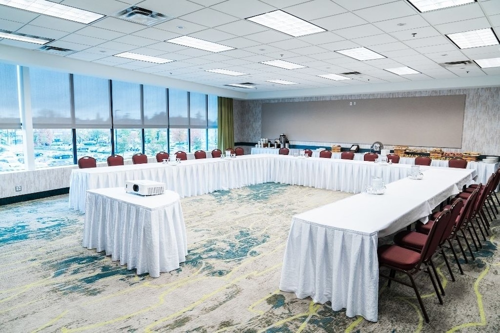 Coast Langley City Hotel And Convention Centre 42/50