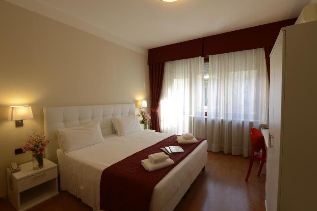 ROOM, SINGLE, DOUBLE BED