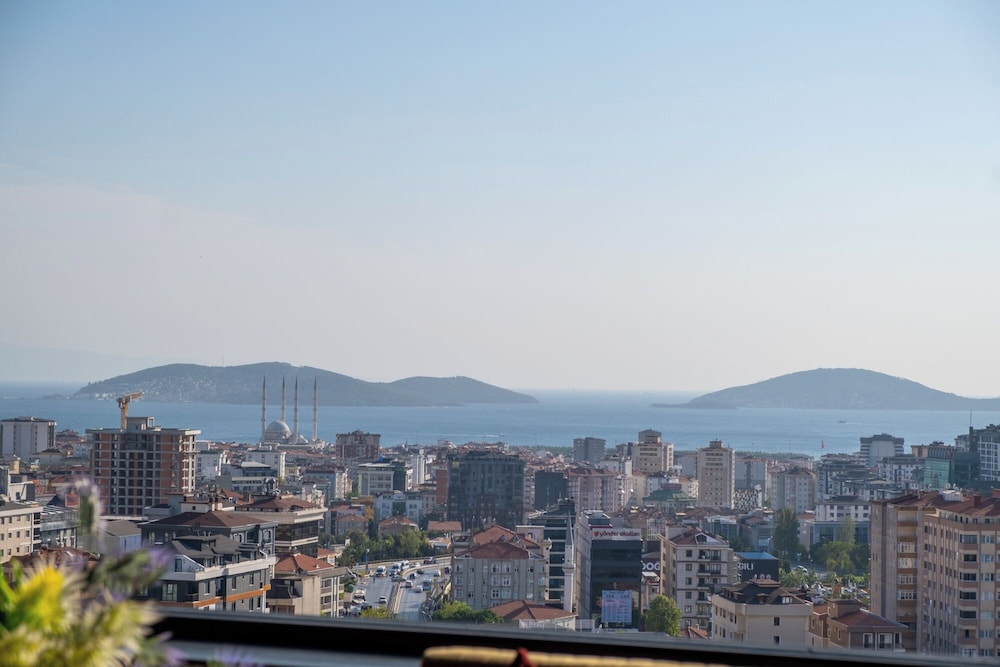 Rhiss Hotels Maltepe 44/50