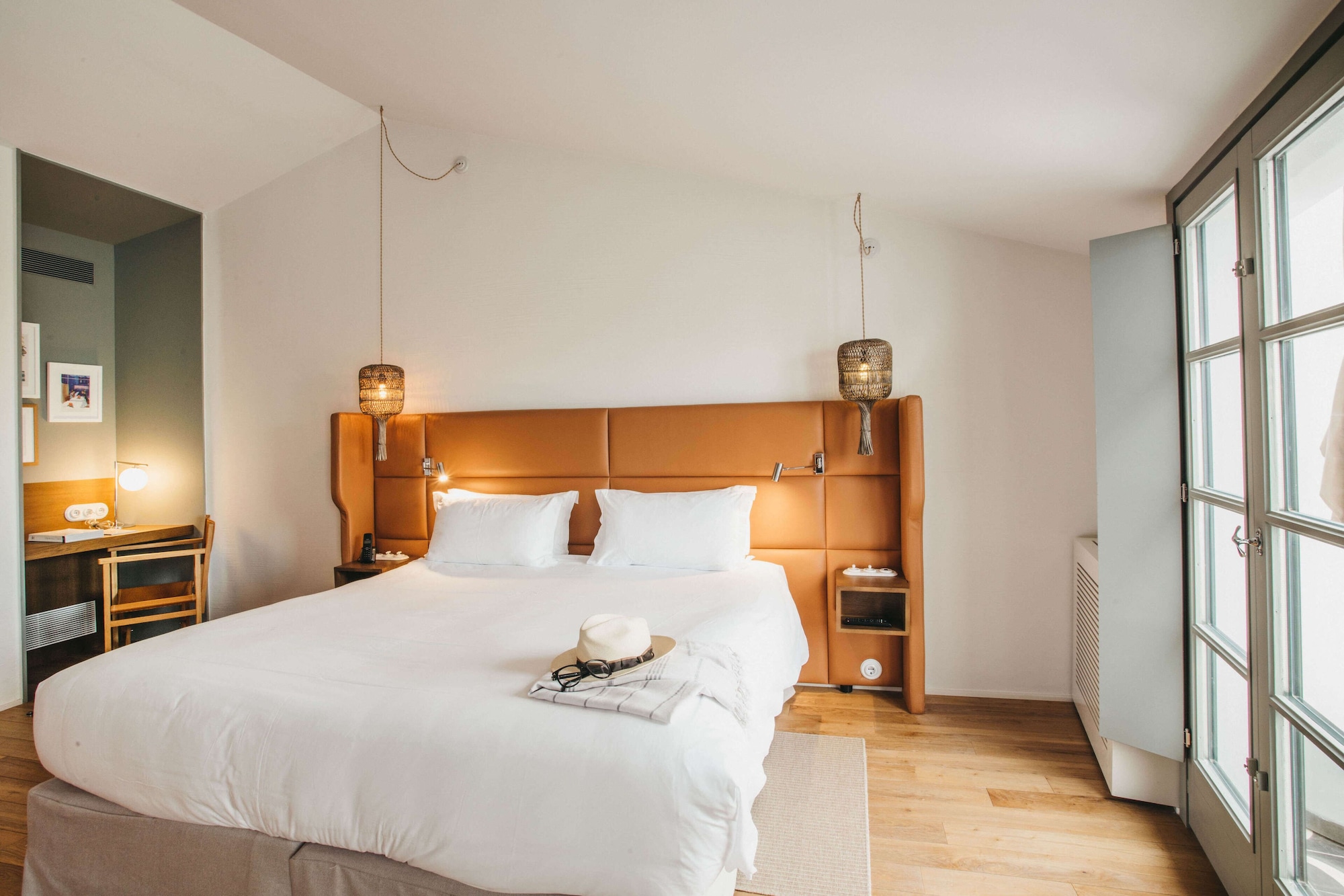 suite, terrace