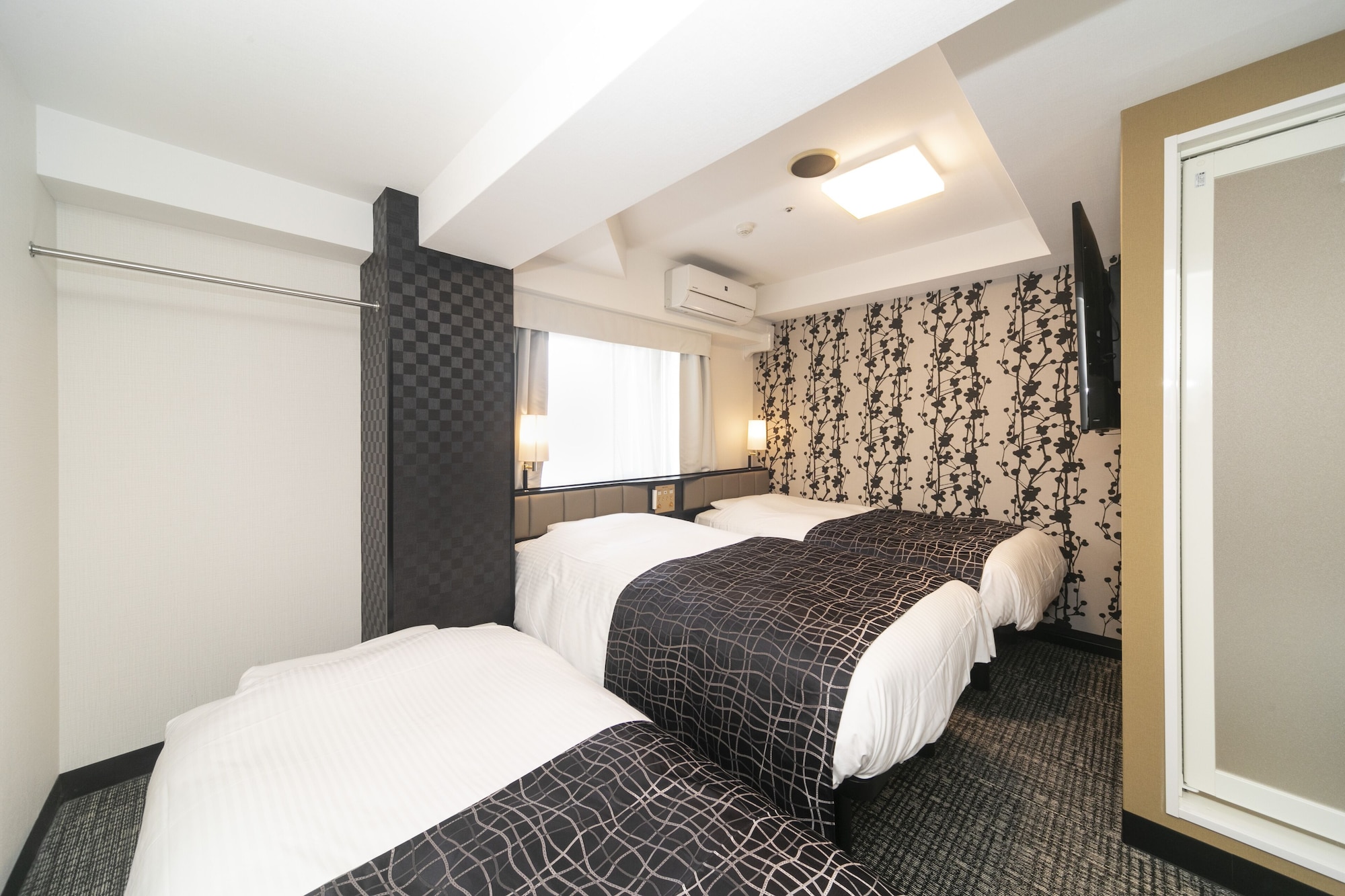ROOM, TRIPLE