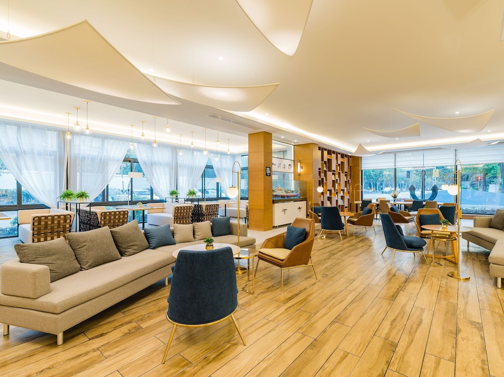 Atour Hotel Phoenix Avenue Shangrao 51/71